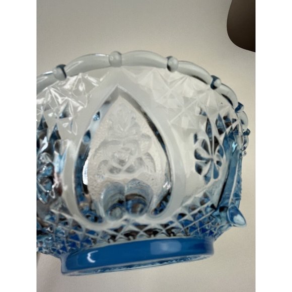 Vintage 1970 Light Blue Marked KIG Malaysia Glass Candy Nut Dish with Lid 7"x4" - Picture 9 of 9